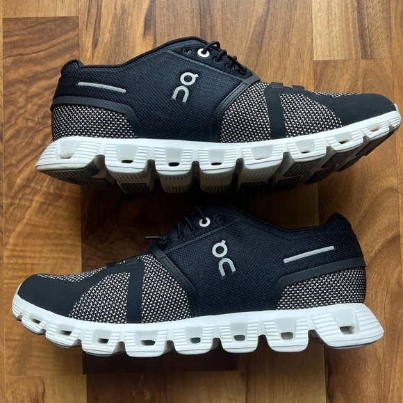 On Running Shoes - On Running Cloud 5 Women’s Sneakers